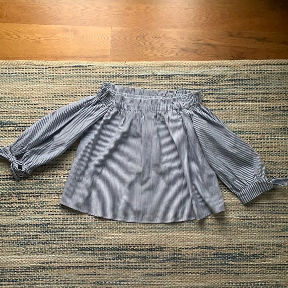 Striped Off the Shoulder American Eagle Top - Picture 1 of 3